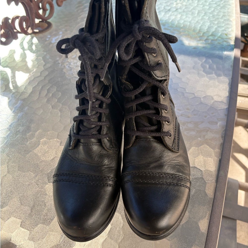 Steve Madden Black Lace Up Boots